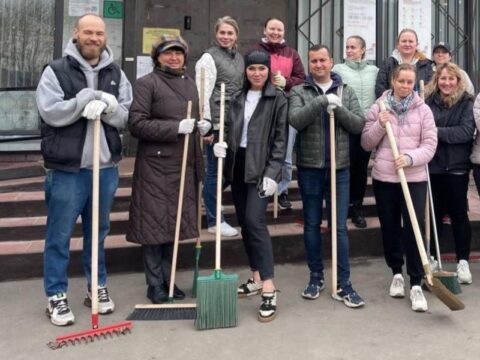Лыткаринский субботник: сотрудники предприятий убирают город Новости Лыткарино 