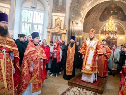В храме Лыткарина Божественную литургию совершил архиепископ Подольский и Люберецкий Аксий Новости Лыткарино 